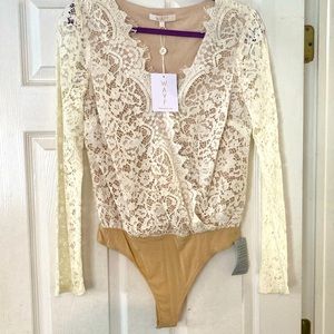 Wayf lace bodysuit Size :small